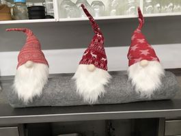 8 trios de bonhommes de noël