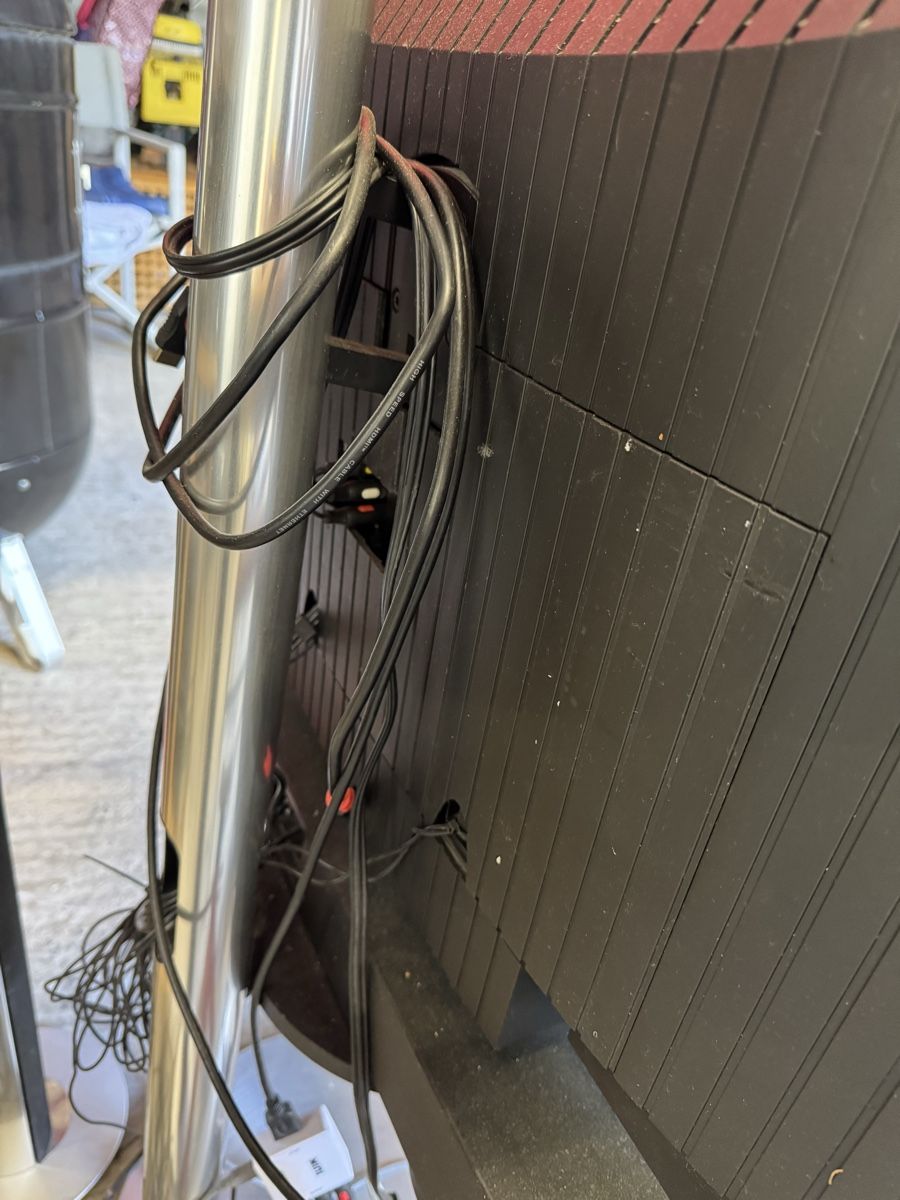 Bang & Olufsen Televisori: TV Bang und Olufsen – Usato da Wilen b. Wollerau venduto da Loonyacht 1