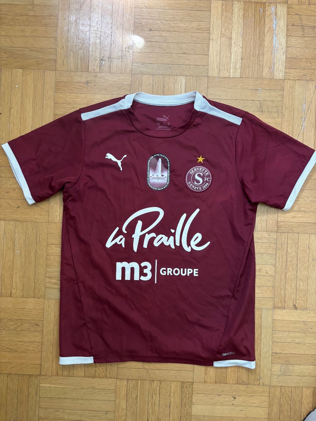 Puma Scarpe, pantaloni & magliette da ginnastica: Maillot Servette FC taille 152 – Nuovo (secondo la descrizione) da Petit-Lancy venduto da Hpk_tbk