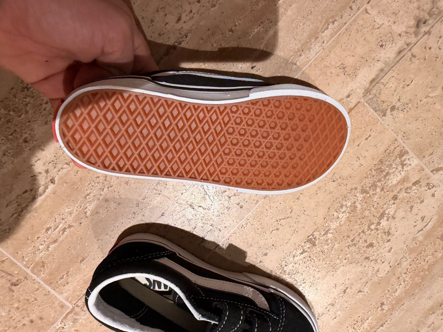 Vans Schuhe für Jungen: Vans Sneaker schwarz weiss Gr.26 – Gebraucht aus Zollikon von Jekled 2