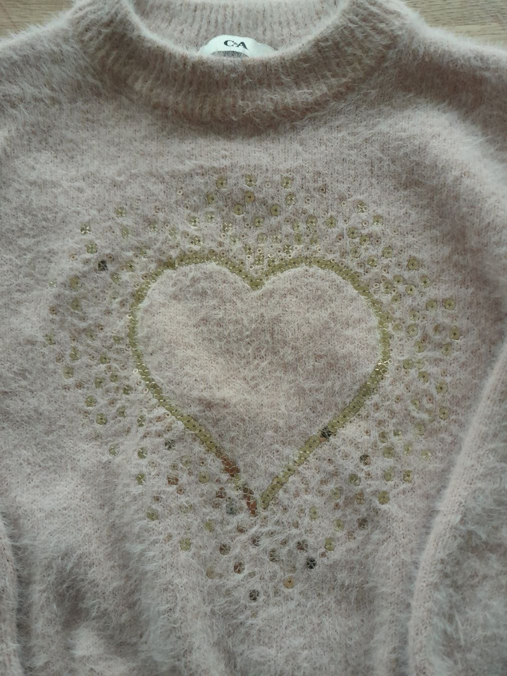 C&A Maglioni & Felpe: flauschiger Pullover Grösse 122 von c&a Paillettenherz – Usato da Worb venduto da Osterthal 2