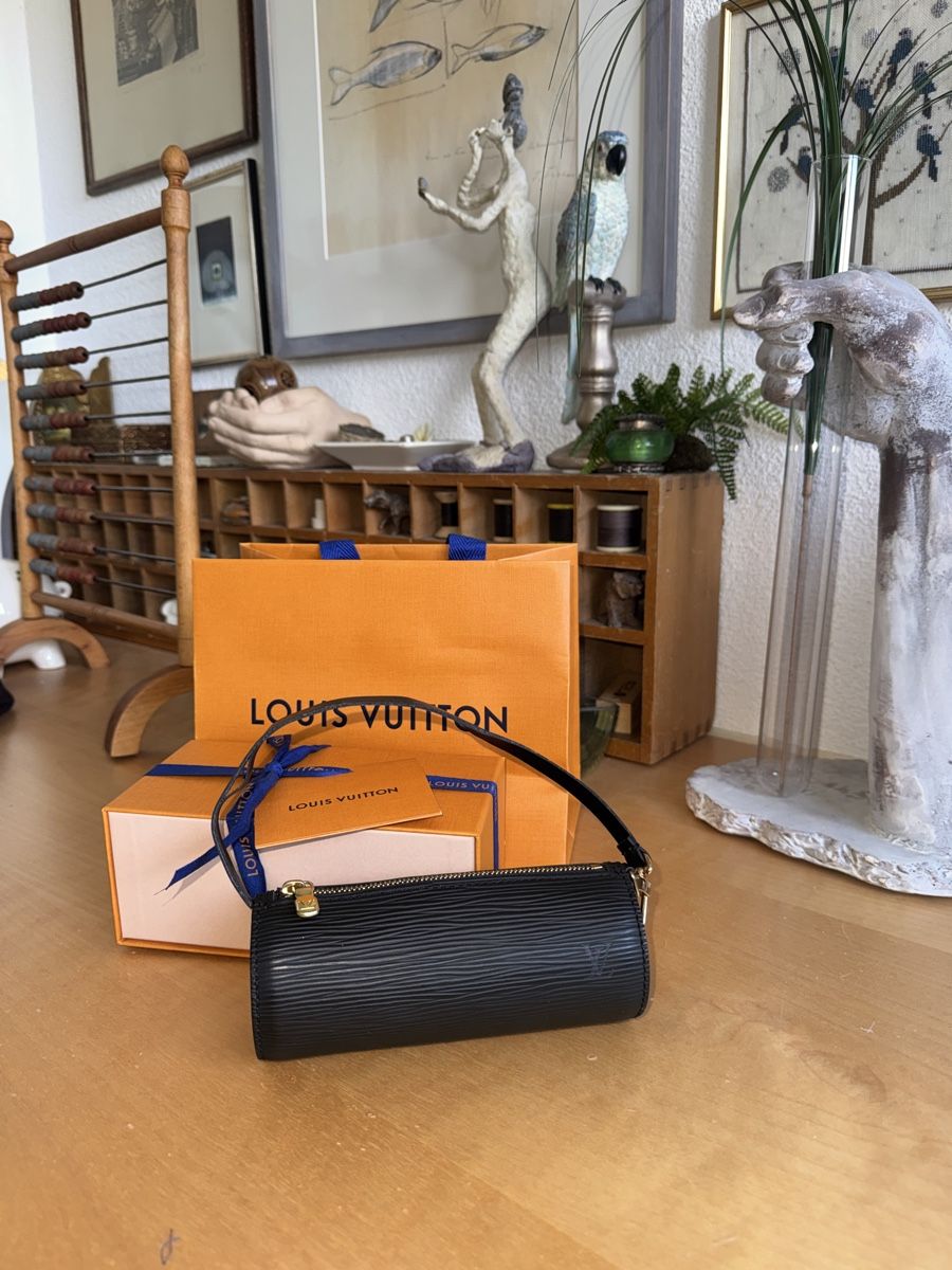 Louis Vuitton Borse da donna: Louis Vuitton Pochette mini Papillon Schwarz Epi – Usato da Buch am Irchel venduto da Pukpan_99