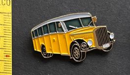 Postauto Saurer/ Pin