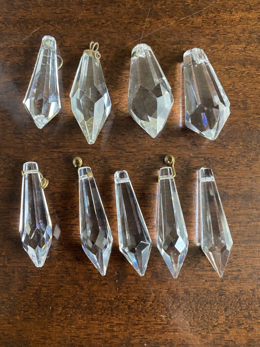 Lampadari & plafoniere: 8 pampilles cristal : dim. diff. – Usato da Genève venduto da Mar7319