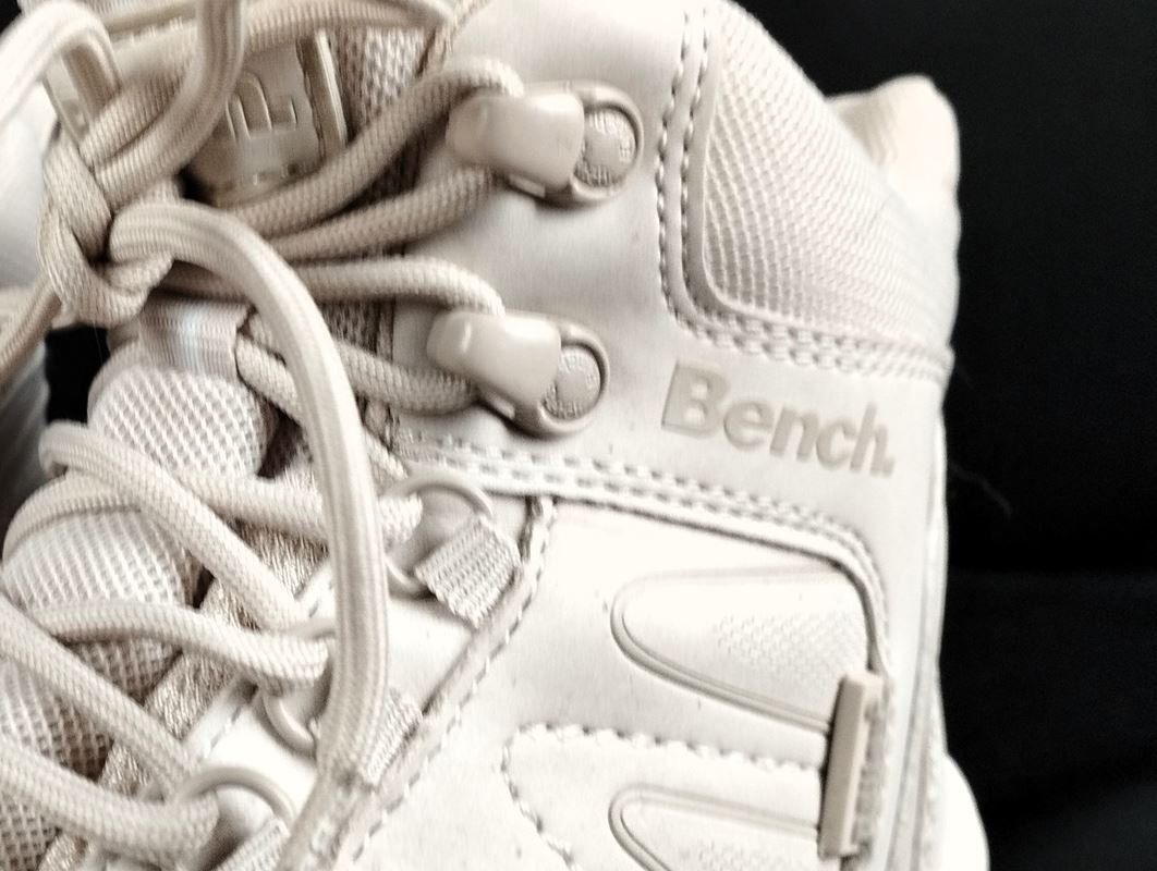 Bench Damenschuhe: BENCH. Damentrekkingschuhe Grösse 37 – Gebraucht aus Schübelbach von Restwert_Schubelbach 2