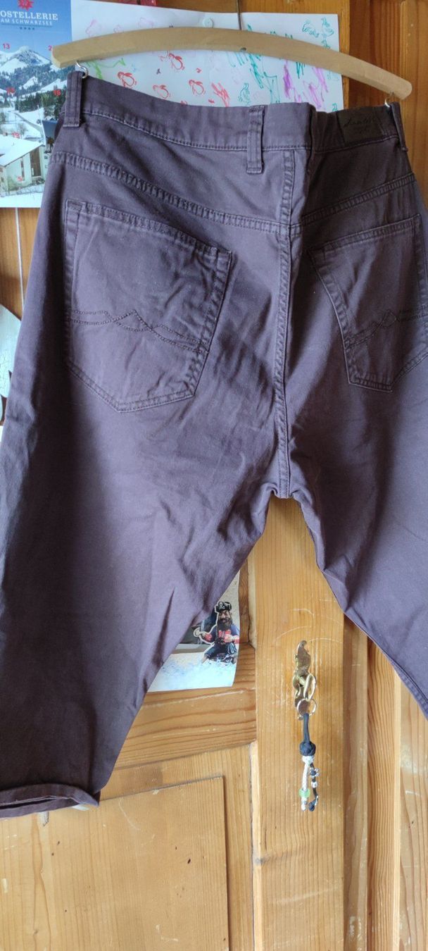 C&A Pantaloni: Herren Bermuda w 40 bräunlich – Usato da Schweizersholz venduto da fuchs06 6
