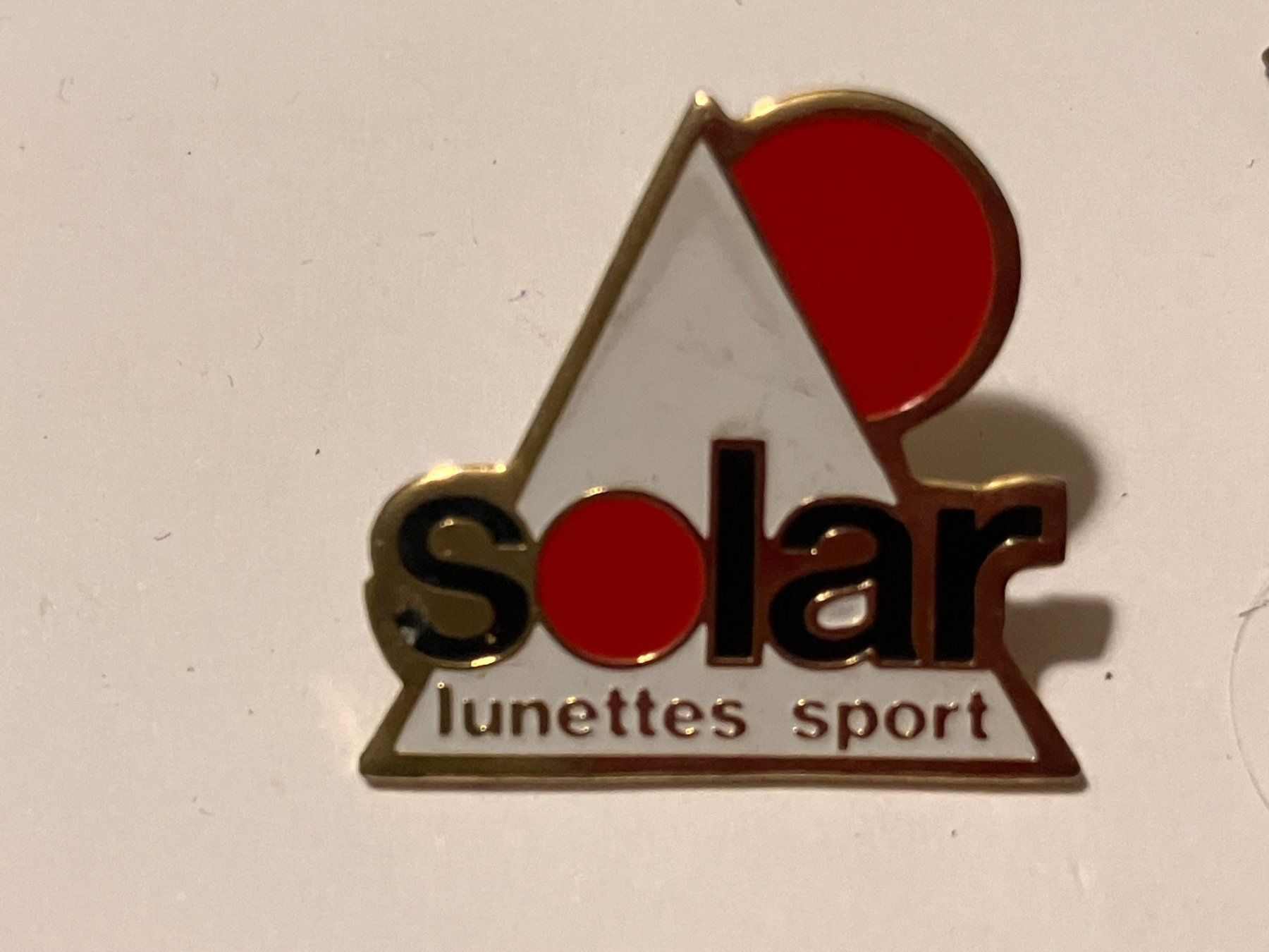 Placchette & Badge: 1 Pin Solar Lunettes Sport – Usato da Basel venduto da djwwpp