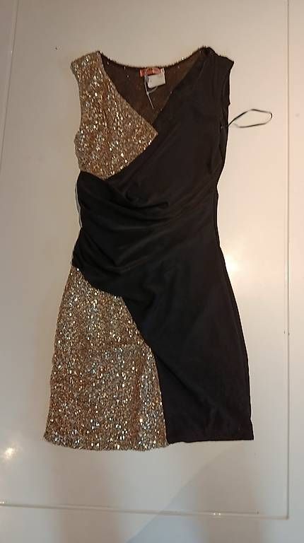 Vestiti: Kleid Gr. M – Usato da Bürglen UR venduto da Uri1991