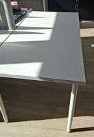 Schreibtisch weiss mit Metallbeinen neuwertiger Zustand