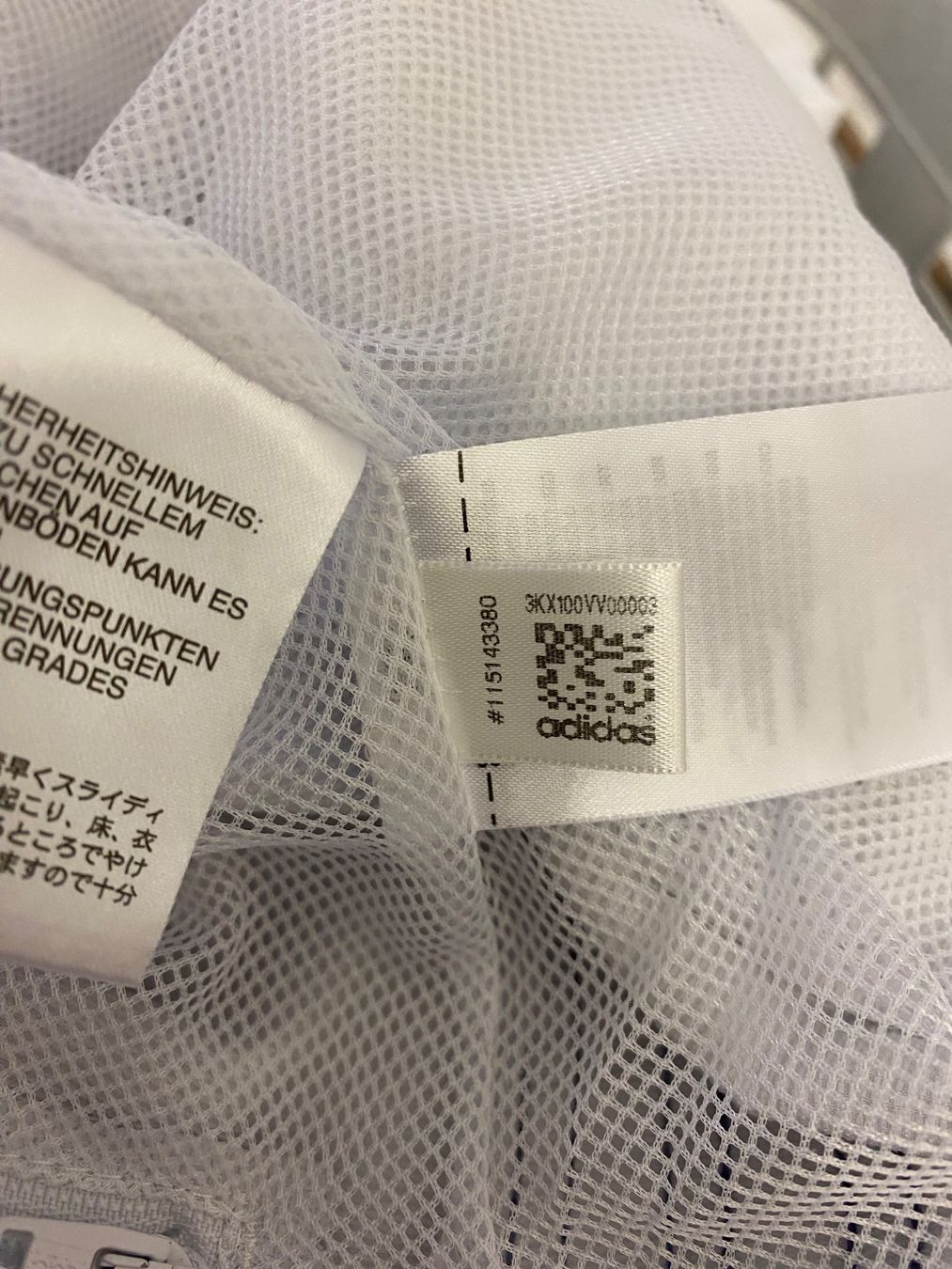 Adidas Giacche: Veste authentique Real Madrid Taille S – Usato da Rossemaison venduto da Carduelis 3