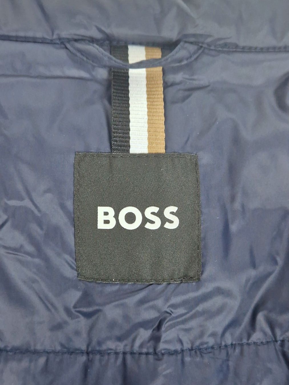 Hugo Boss Gilet & Giacche: Weste von Boss – Usato da Basel venduto da Restwert_Basel 3