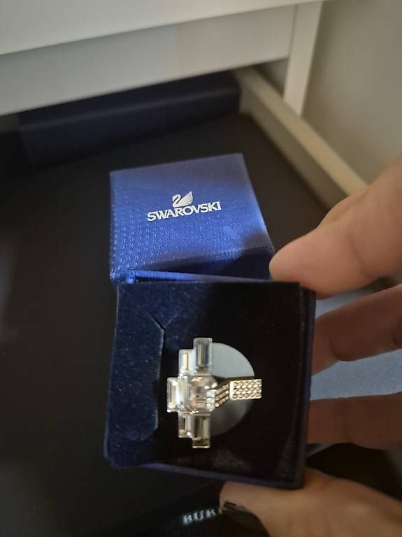 Bagues: Swarovski Ring Grösse 60 – D'occasion à Buchs AG par adr_qj8v