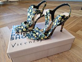 NEW Vicenza sandals size 37 (label says 38)