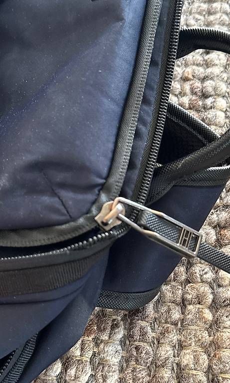 Rucksäcke: Tommy Hilfiger Rucksack – Gebraucht aus Zollikerberg von sop_p82l 4