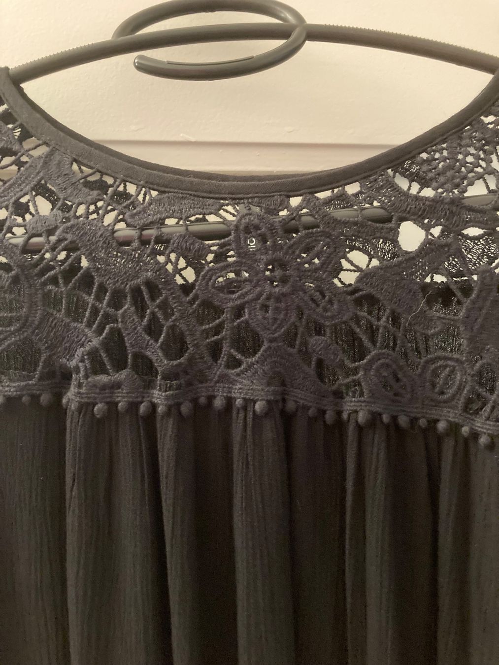 Camicette: Schwarze Bluse mit Spitze, Grösse S - M – Usato da Winterthur venduto da Arunasu 2
