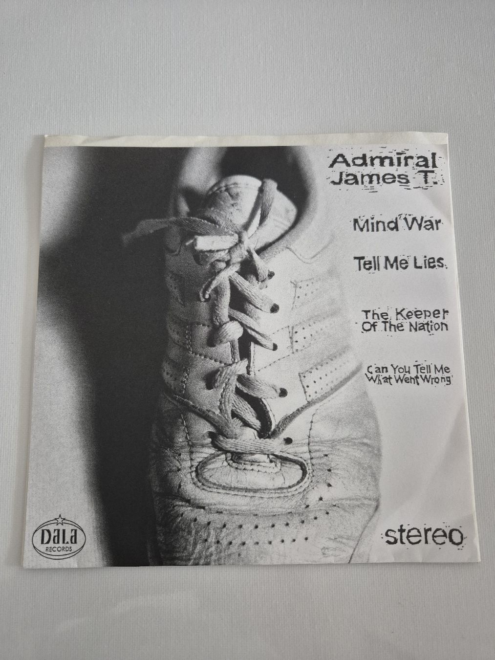 Dischi in vinile: Admiral James -  T. Mind War ...Single 7 , CH – Nuovo (secondo la descrizione) da Uster venduto da newwave0