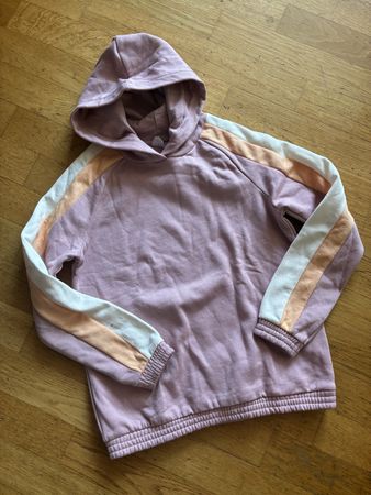 Schöner Pullover Gr. 146/152