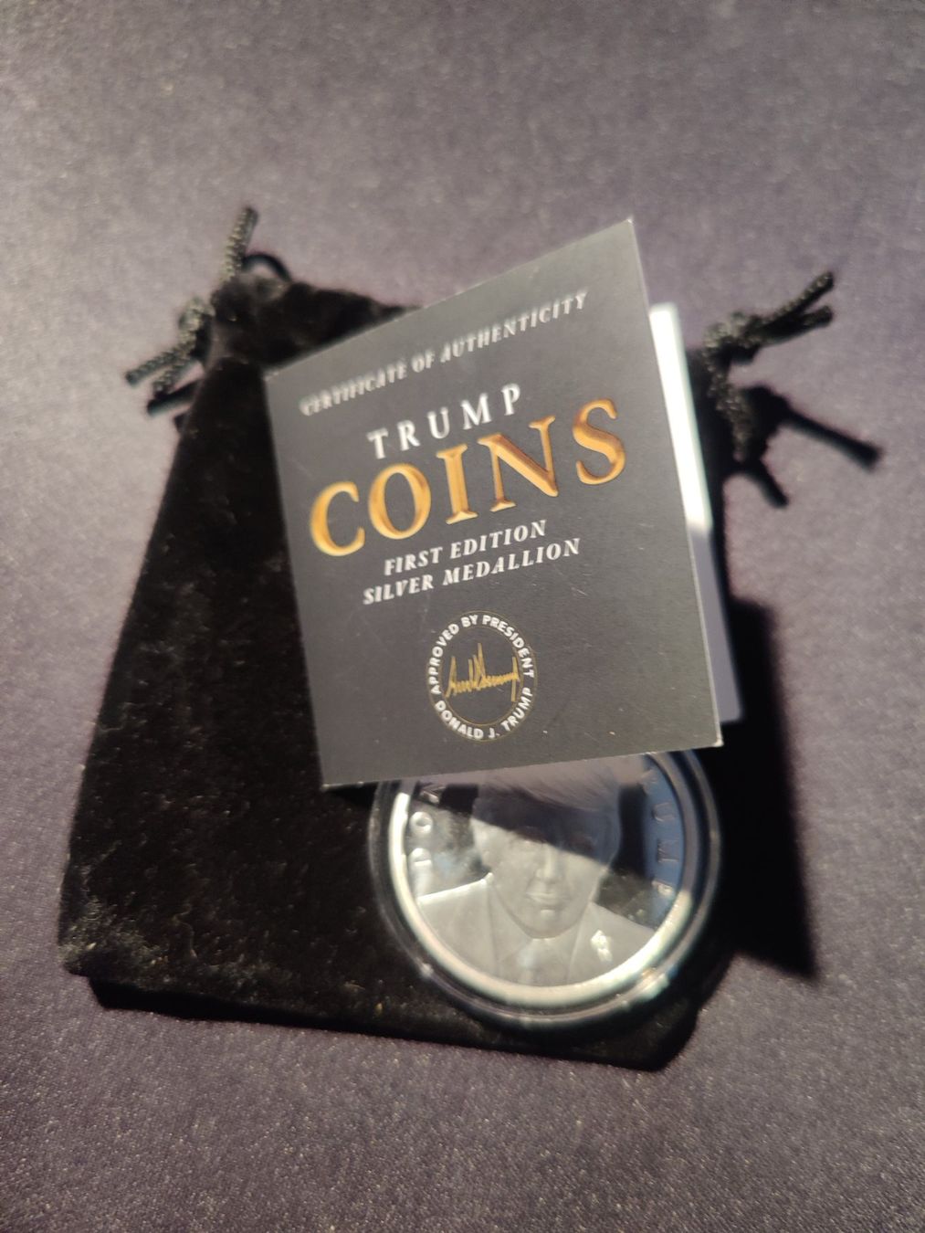 Tutti le monete: Donald Trump First Edition Silver Medallion – Nuovo (secondo la descrizione) da Corgemont venduto da beerf14