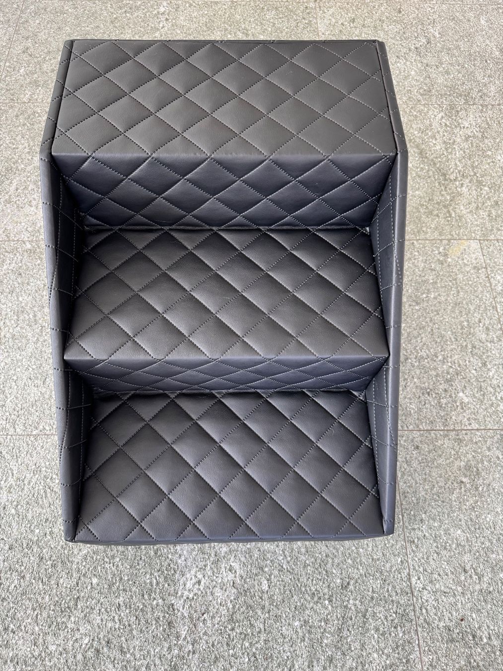 Scale: Hundetreppe schwarz aus Echtleder – Usato da Celerina venduto da Nivotrade 2