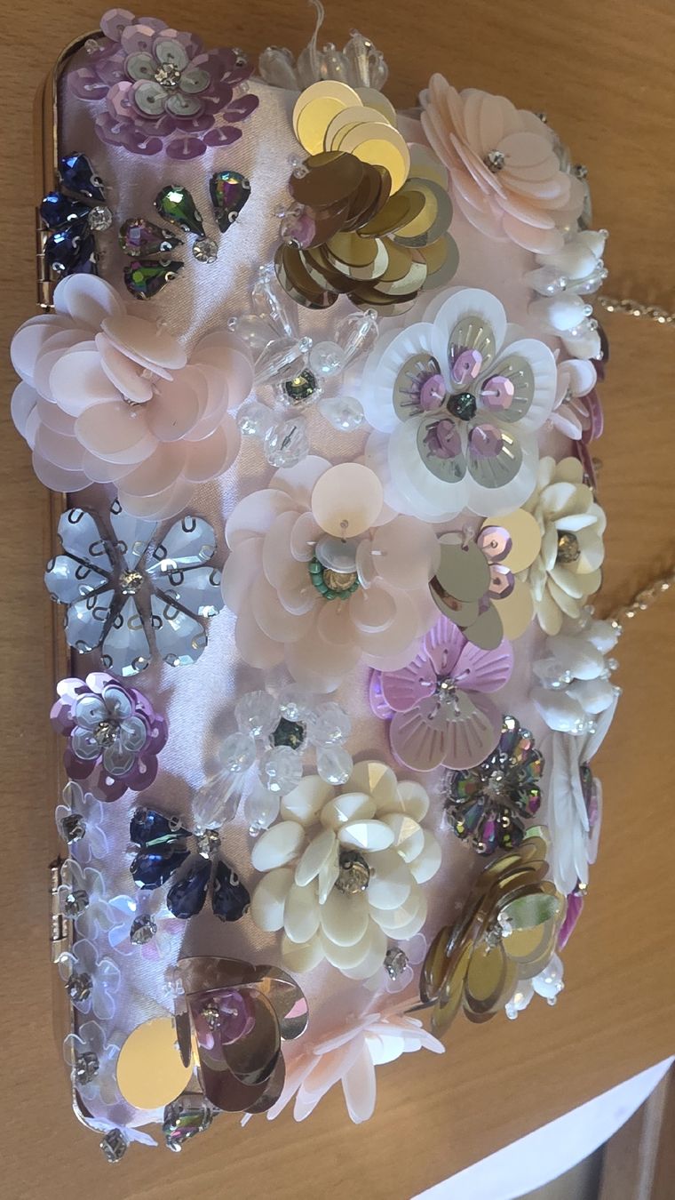Sacs femmes: Elegante Blumen Clutch – Neuf avec emballage d'origine à Binningen par Hofka64 1