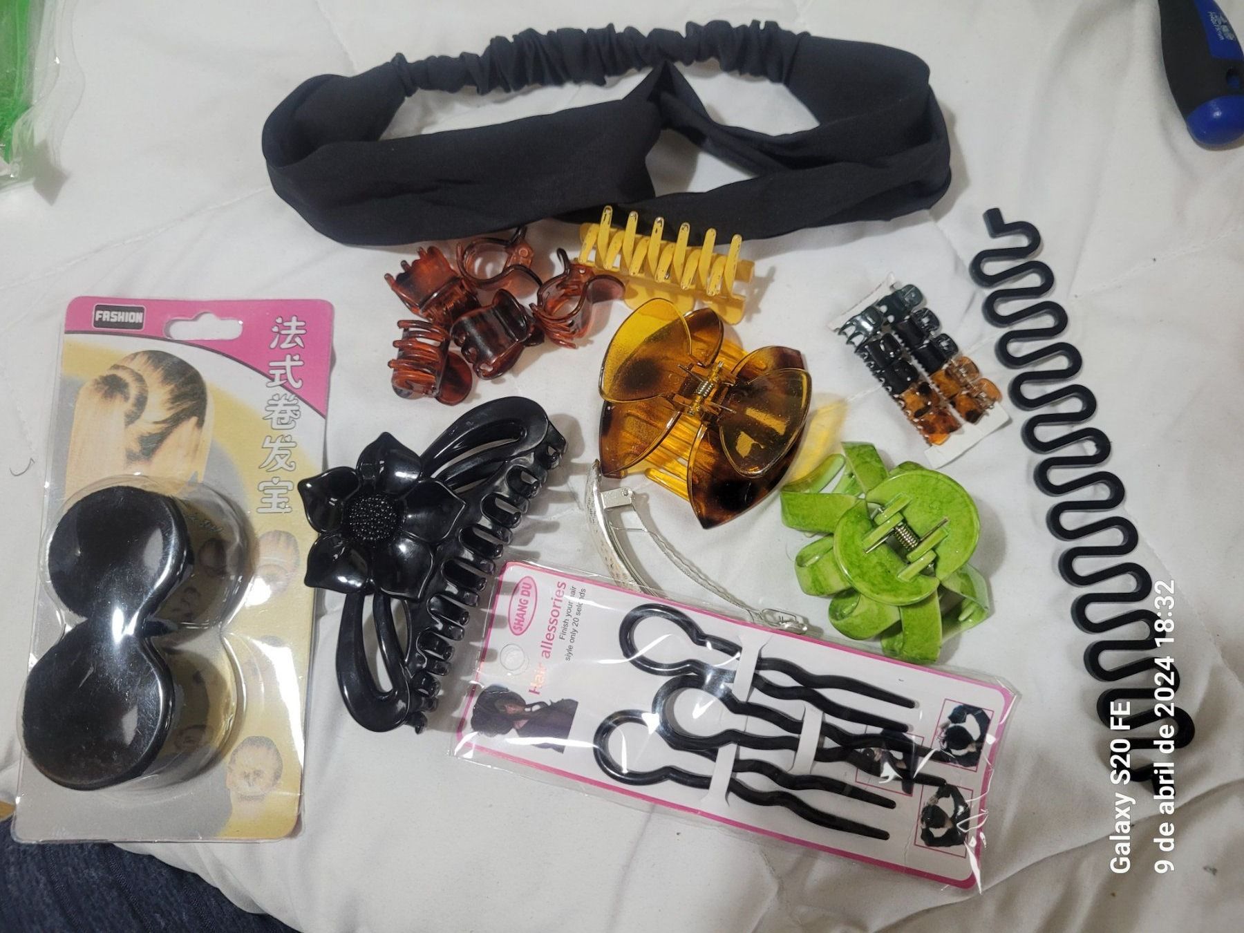 Accessori per capelli: Lot accessoires pour cheveux – Usato da Romont FR venduto da moto41 1