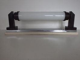 Art Deco Bauhaus Bakelit Wandlampe mit Opalinglas