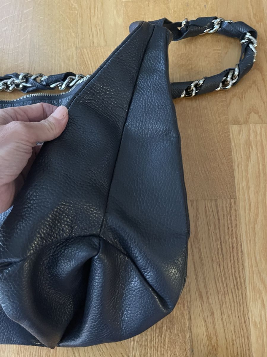 Borse da donna: Tasche/ Schwarze Ledertasche mit silberner Kette – Usato da Rüschlikon venduto da Lajniii 6