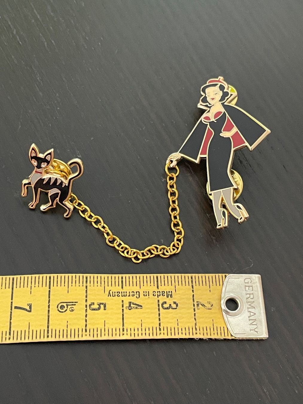 Spille & Fermagli: Brosche Dita von Teese mit Katze – Nuovo (secondo la descrizione) da Winterthur venduto da tat_ky5h 6