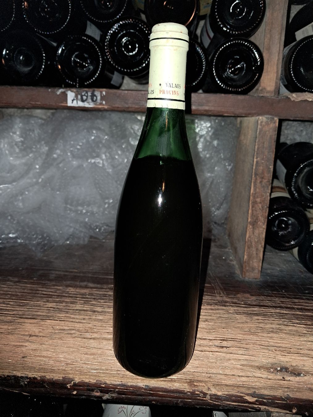 Vino: Dôle "Gloire du Rhône" 1973 – Nuovo e nell'imballaggio originale da Le locle venduto da juliensaran 3