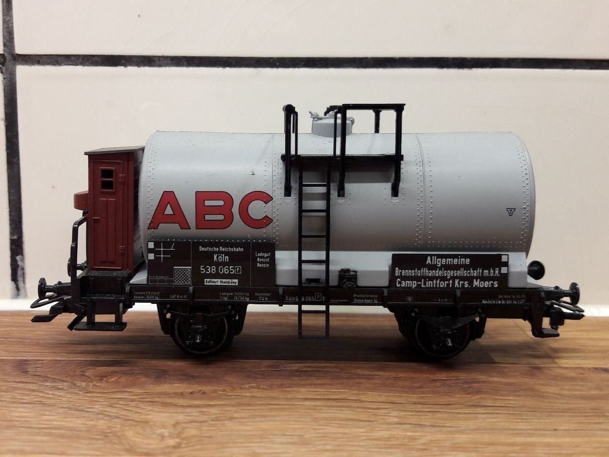 Märklin Modellini di ferrovie: Märklin HO AC : DR Wagon citerne "ABC" – Usato da Buttes venduto da Cafe2005 2