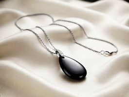 Tropfenanhänger aus Onyx mit Silberkette 925 - Neu