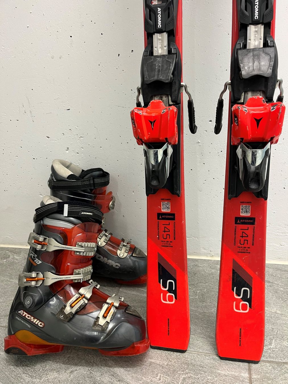 Atomic Sci: Atomic Redster S9 145 cm mit Skischuh Atomic – Usato da Felsberg venduto da flazila 1