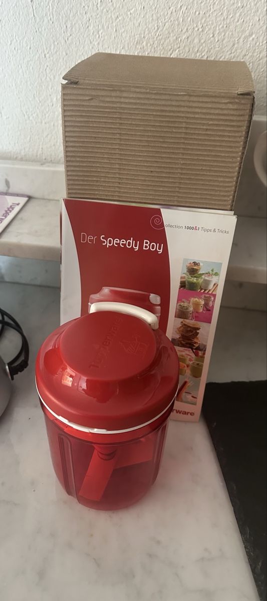 Tupperware Elettrodomestici da cucina: Tupperware Speedy Boy Rot mit Anleitung und Karton – Nuovo (secondo la descrizione) da Pfäffikon ZH venduto da thf_rqs2
