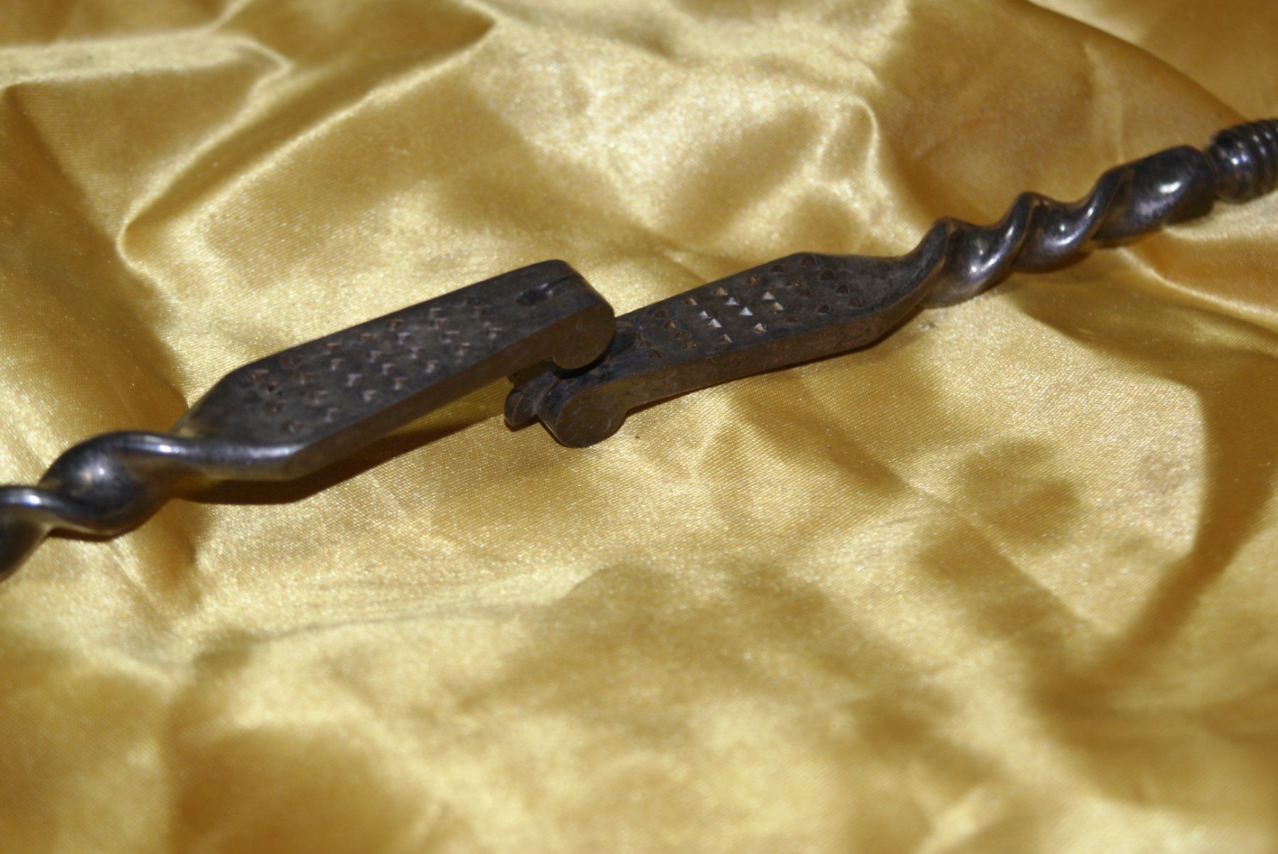 Statuette: (24) Sehr alter massiver Nussknacker oder so ??versilbert? – Usato da Buchs AG venduto da schwippschwapp 1