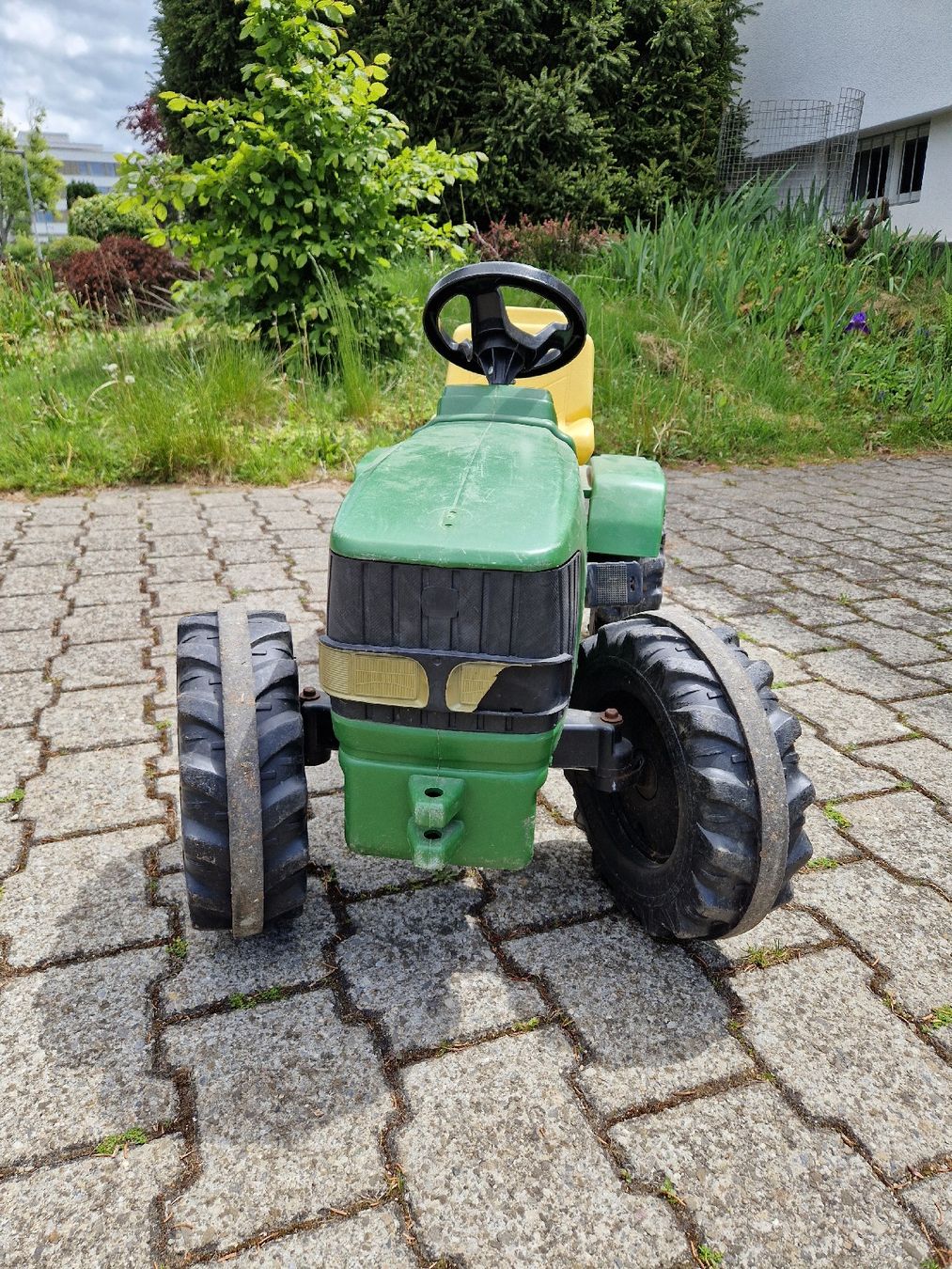 John Deere Veicoli per bambini: Traktor John Deere – Usato da Herzogenbuchsee venduto da SoldOut1291 1
