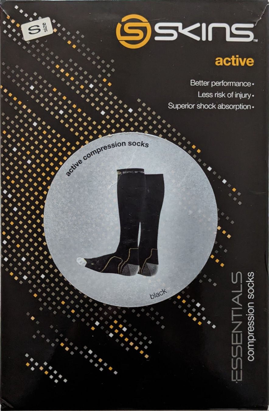 Chaussettes: Skins Essentials Active Compression Socks - black, size S – Neuf avec emballage d'origine à Adliswil par hippophile