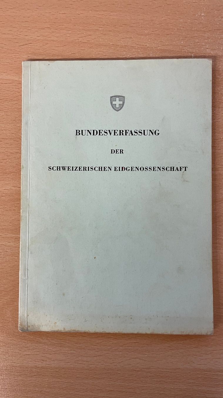 Bücher: Bundesverfassung Schweizerische Eidgenossenschaft 1966 – Gebraucht aus Glattfelden von cybermaxx