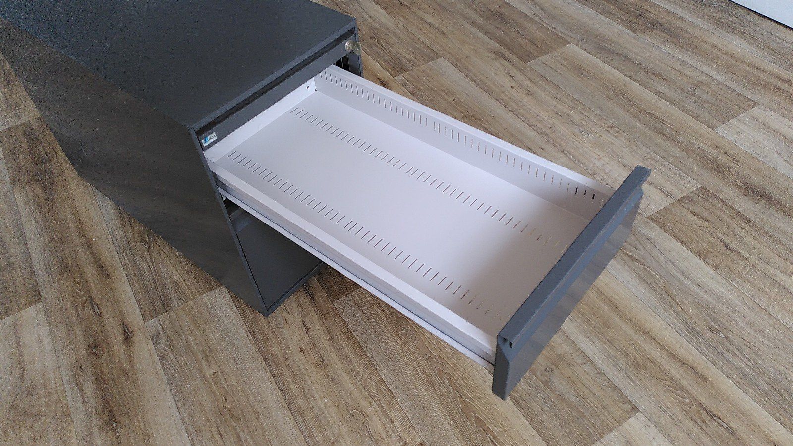 Lista Korpus: Korpus zu Schreibtisch – Gebraucht aus Neftenbach von BeetleCup2000 2