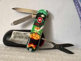 VICTORINOX - Classic LE 2019 - Swiss Mountain Dinner