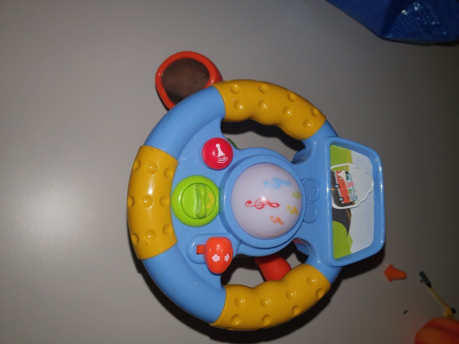 Spielzeuge: Tisch Spielzeug Auto Steuerrad – Gebraucht aus Berg TG von lisboa.sky