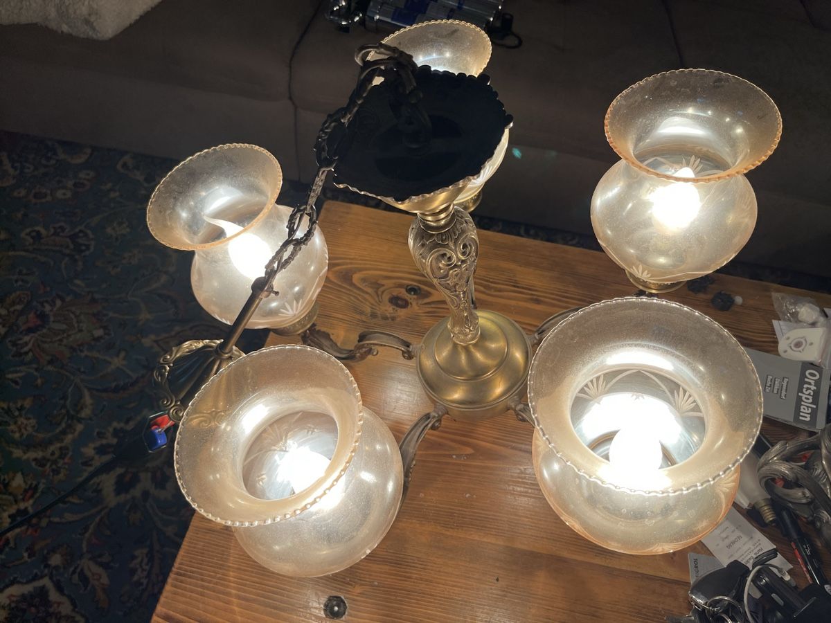 Lustres & lampes de plafonds: Deckenlampe Messing mit 5 Gläsern verziert gebraucht – D'occasion à Buchs ZH par JPK7 5