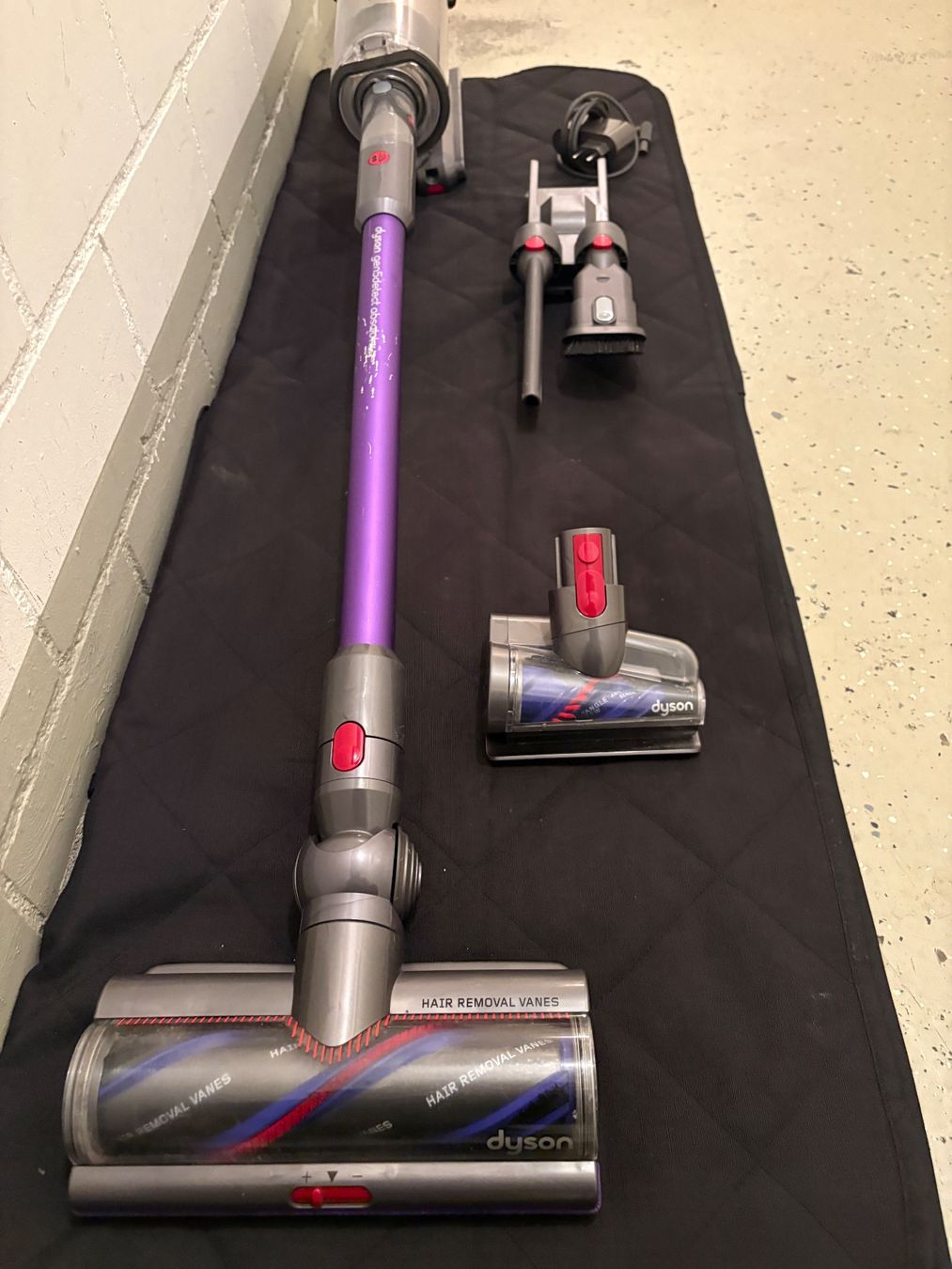 Dyson Aspirapolveri & Accessori: Dyson Gen5detect absolute Handstaubsauger – Usato da Lausen venduto da sen_jm7c 4