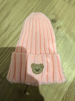 Rosa Babymütze mit Bäreli-Motiv - neu