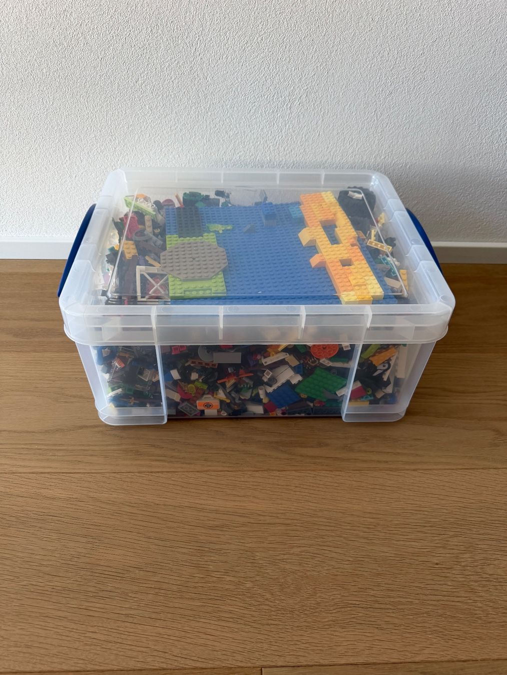 Lego Jouets: 8kg - Verschiedene Lego-Teile – D'occasion à Oberägeri par SimonMc
