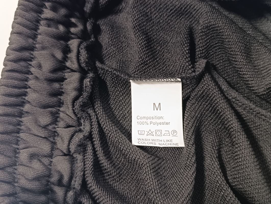 Pantaloni: Pantalon de jogging noir neuf taille M – Nuovo (secondo la descrizione) da Thielle venduto da Plusvalue_Neuchatel 2