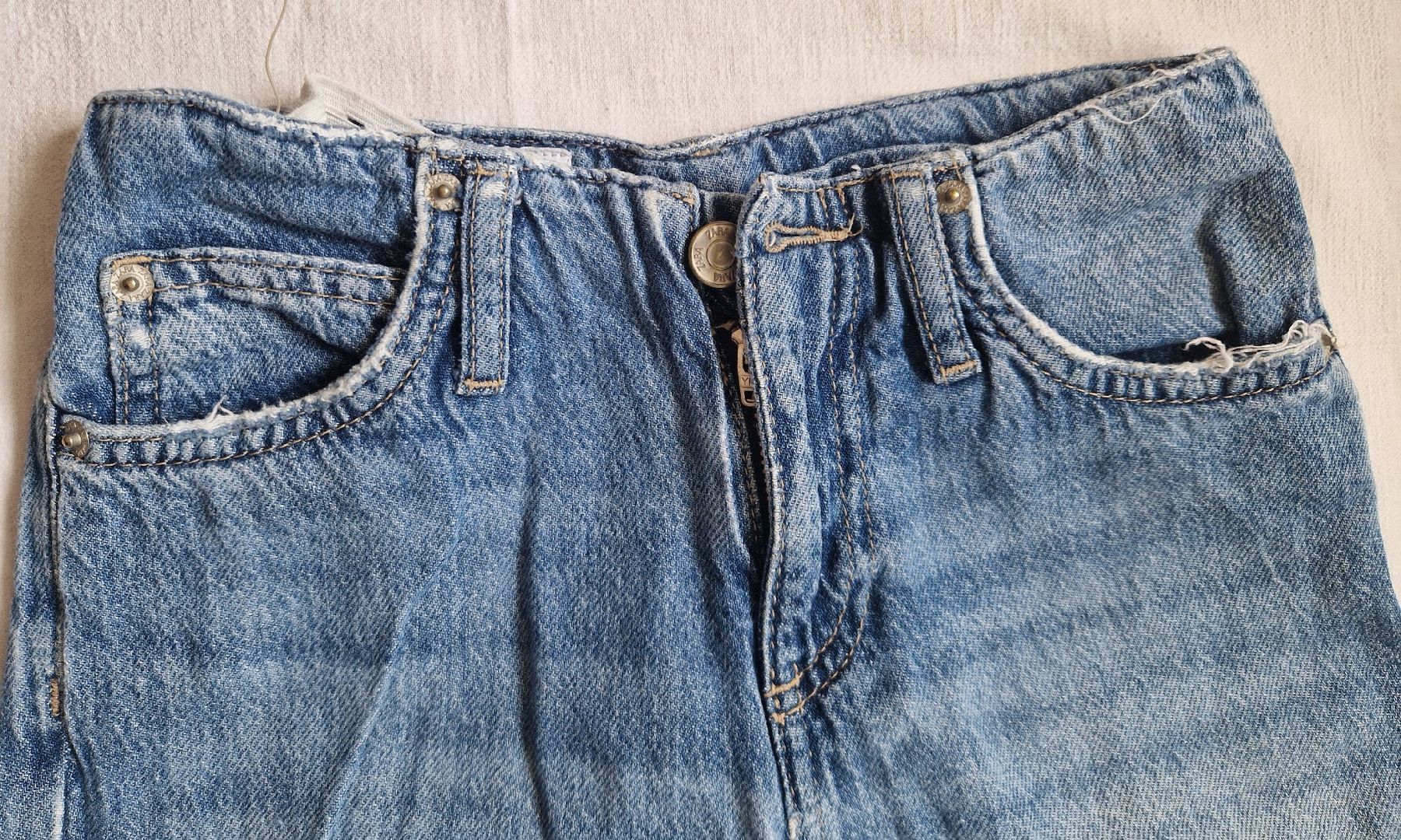 Zara Hosen: Zara Jeans Gr. 134, regulierbare Tabelle – Gebraucht aus Muri b. Bern von rol_xtf8 2