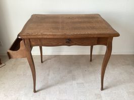 Antiker Holztisch mit Schublade und Zeitungsfach