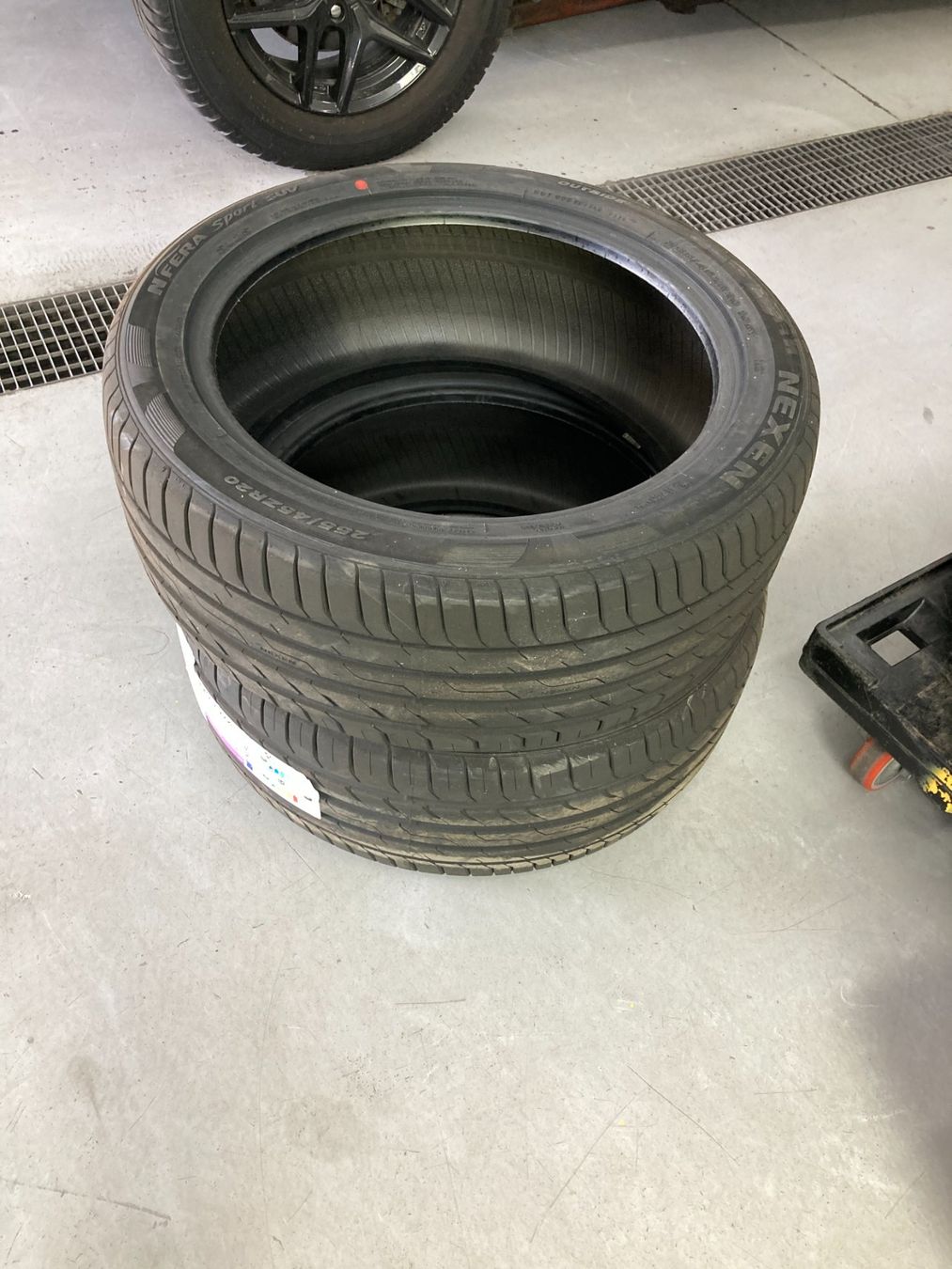 Pneumatici & Ruote complete: 255/40R20 Sommerpneu – Nuovo (secondo la descrizione) da Cham venduto da WB2223