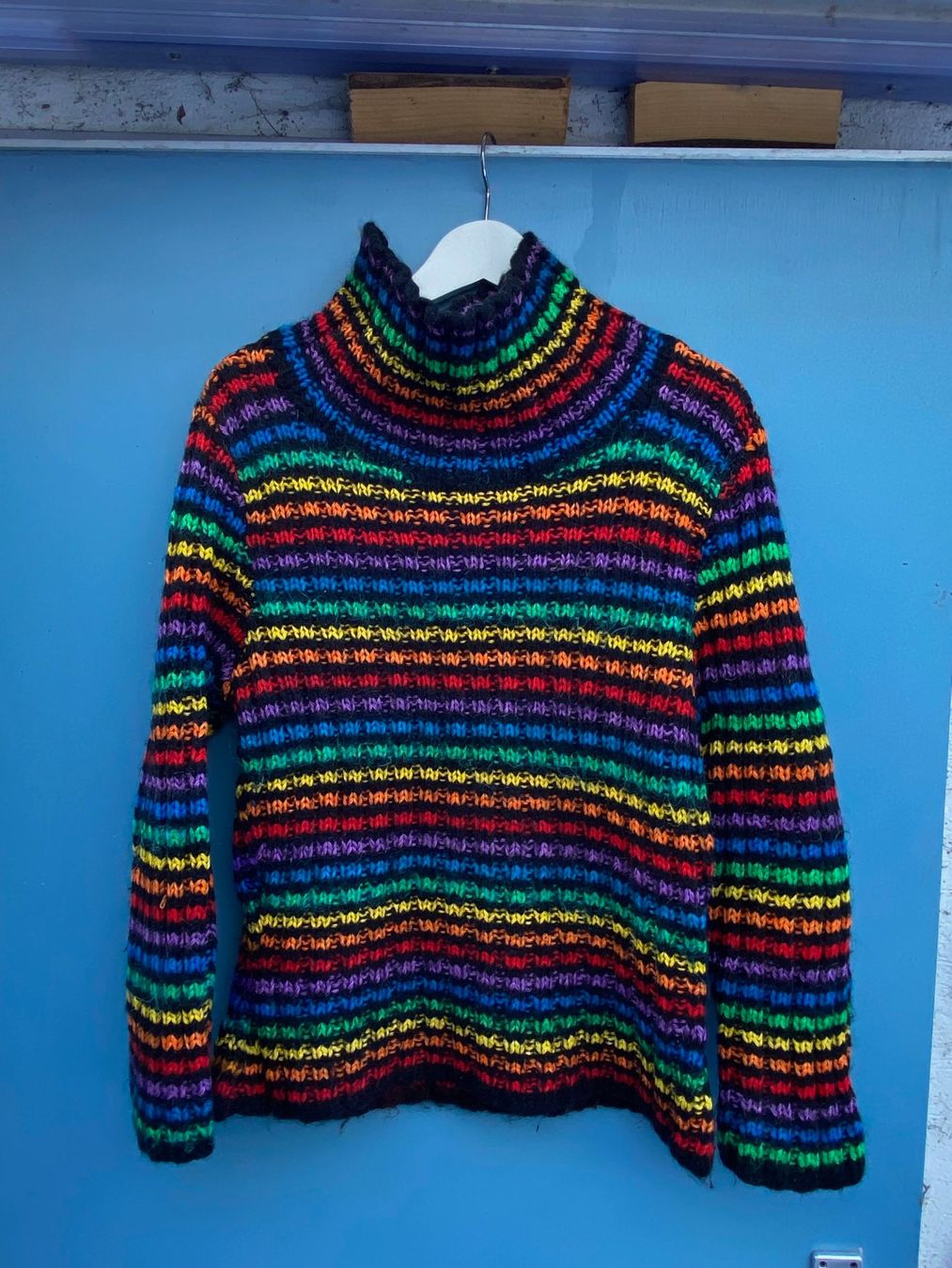 Pullover & Sweatshirts: Handgestrickter, fröhlicher, warmer Pullover, Gr. L – Gebraucht aus Winterthur von Aniger 1
