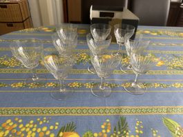 Lot de 10 verres anciens en cristal taillé – Élégance Art Dé